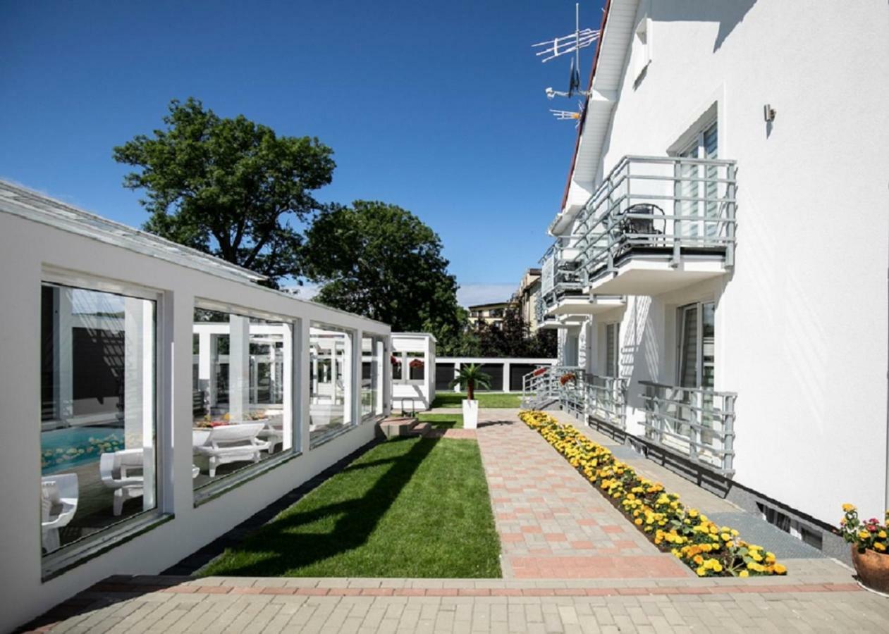 Palisander Z Widokiem Na Morze Trzesacz Exterior photo